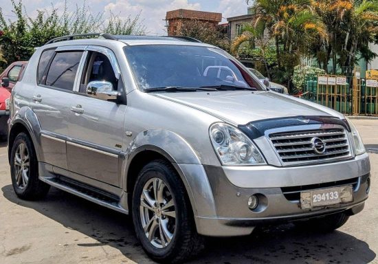 Location, transfert aéroport et visite guidée en journée.